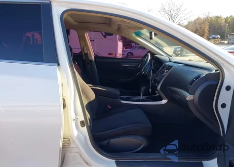 2013 Nissan Altima 3.5 Sv z USA, uszkodzony, nr VIN 1N4BL3AP6DN552338